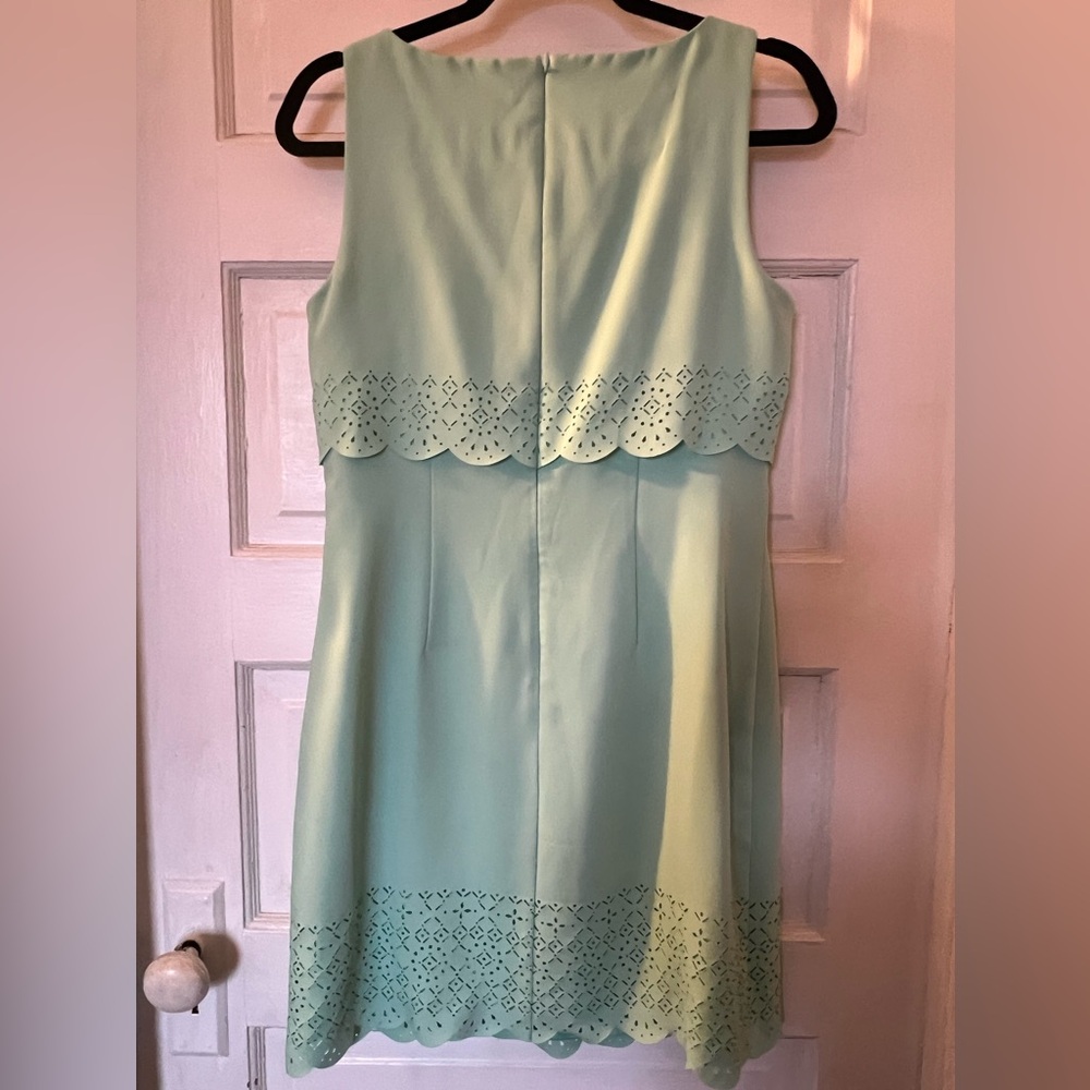 White House Black Market Mint Green Sleeveless Scalloped Dress - Picture 2 of 2